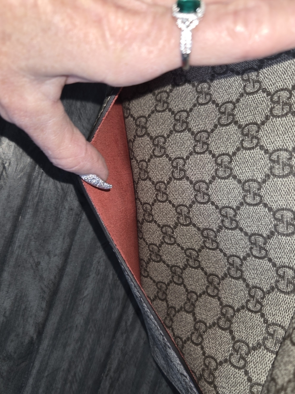 Gucci Beige GG Supreme Dionysus Med Shoulder Bag with Red Trim and Silver Chain - Picture 4 of 16